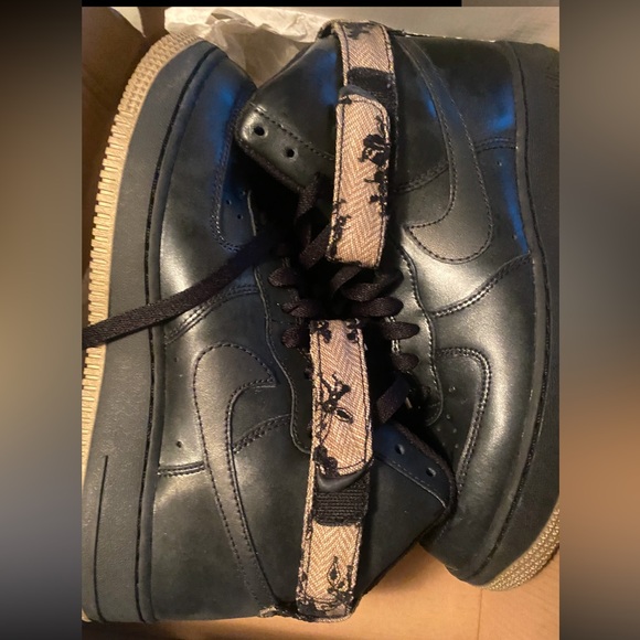 NIKE AIR FORCE 1 HIGH